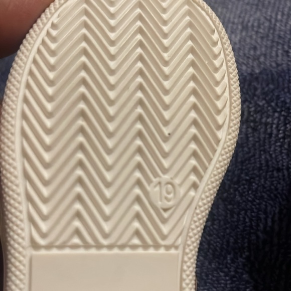 Authentic fendi velvet monster slip on(BABY BOY) - Picture 7 of 7